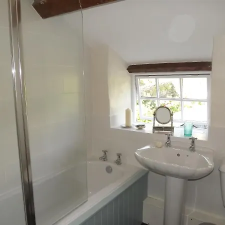 Holiday home 18th Century Character Cottage, Broughton-in-furness *